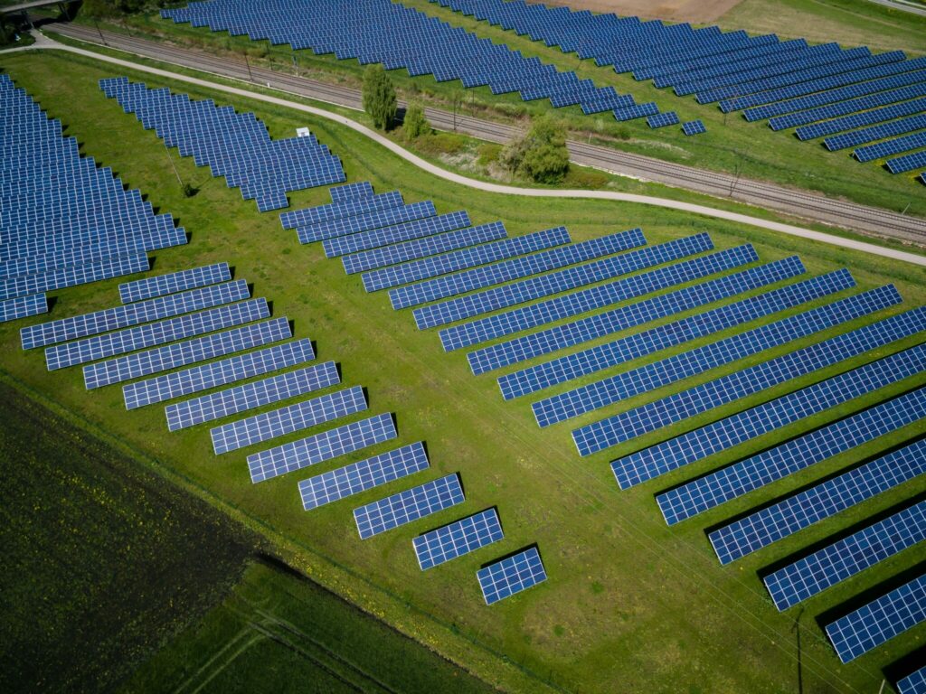 BloombergNEF says global solar installations could hit 574 GW this year ...