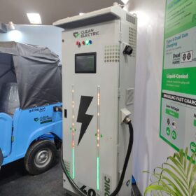 CEEW Study: Electric Two-Wheelers and Three-Wheelers Outperform Petrol Models in TCO