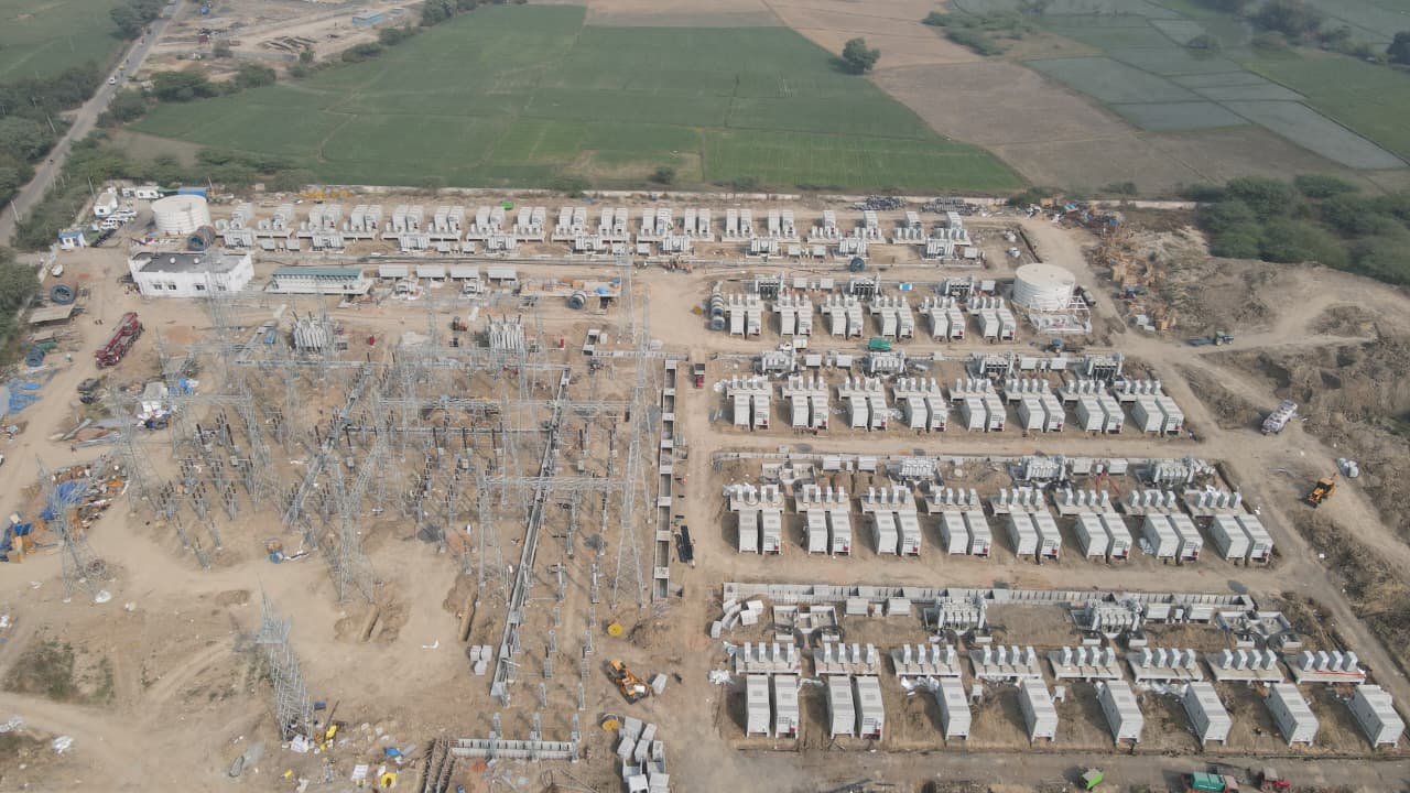 AmpereHour Energy, IndiGrid commission 180 MW/360 MWh battery storage ...